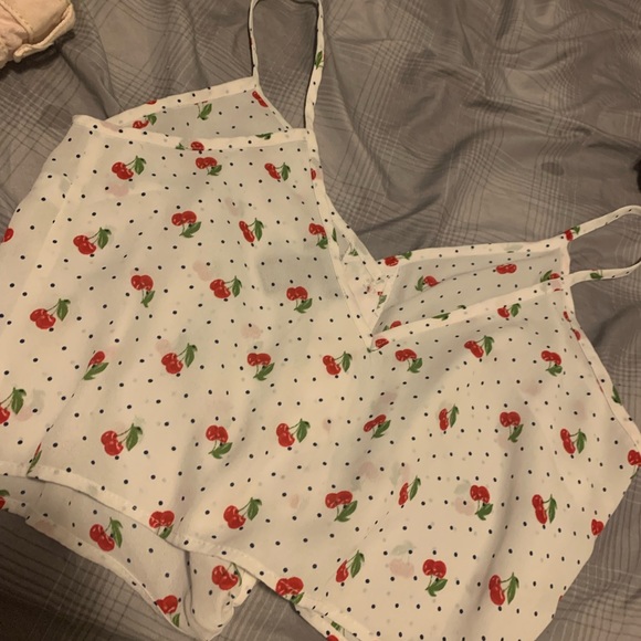 Cherry Cropped Top Tie in Front - Picture 5 of 5